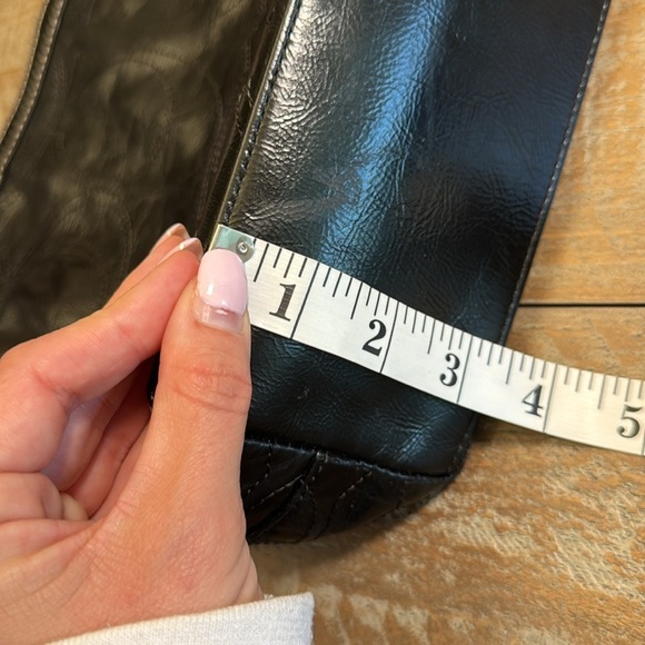 COACH Authentic Patent Leather Black Shoulder Bag - Picture 12 of 17